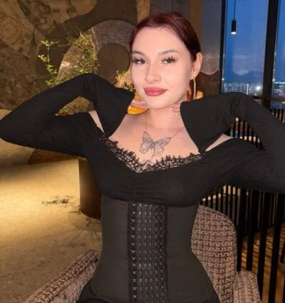 RoxyDoll_ Stripchat Model