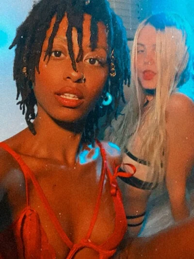 StudioWahines Stripchat Model